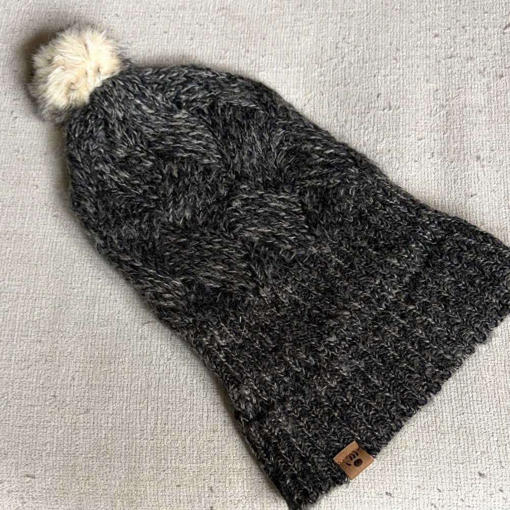 BearPaw Charcoal Gray Knit Beanie with Cream Faux Fur Pom